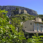 Ruine de forteresse au dessus de Fontaine de Vaucluse by christian.man12 - Fontaine de Vaucluse 84800 Vaucluse Provence France