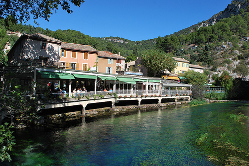 Sur la Sorgue à Fontaine-de-Vaucluse (Vaucluse) par Luca & Patrizia 