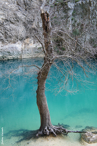 Bleu de glace - la grotte est pleine by sabinelacombe