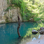 Fontaine de Vaucluse à hautes eaux par Hélène_D - Fontaine de Vaucluse 84800 Vaucluse Provence France