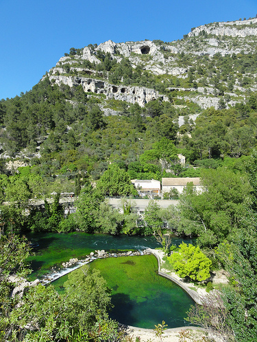 Fontaine de Vaucluse (6) by Hélène_D