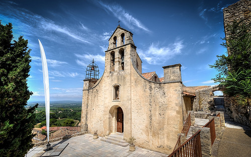 Eglise de Gigondas, entrée et clocher by deltaremi30