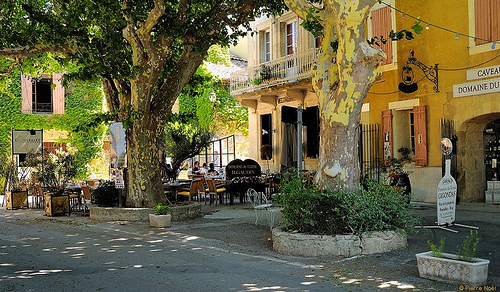 Place du village de Gigondas par Pierre Noël