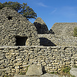 Village des bories - cabanes et murets en pierre sèche by feelnoxx - Gordes 84220 Vaucluse Provence France