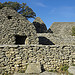 Village des bories - cabanes et murets en pierre sèche par feelnoxx - Gordes 84220 Vaucluse Provence France