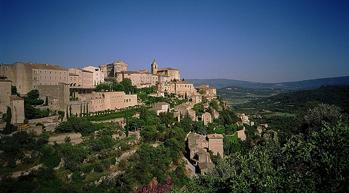 Gordes, France : the mountain village par wanderingYew2