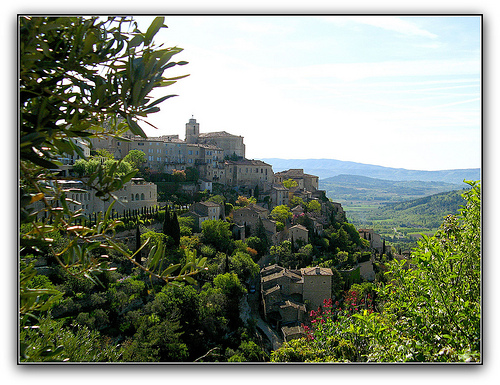 Gordes en Mai by myvalleylil1