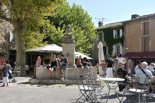 Place du village de Gordes by Massimo Battesini