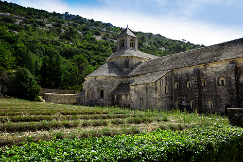 Abbaye Notre-Dame de Sénanque by Viggo001