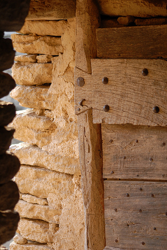 Village des Bories - Porte ancienne par Michel Seguret