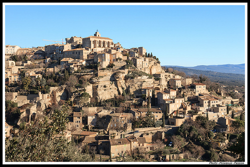 La montagne de maisons by Photo-Provence-Passion