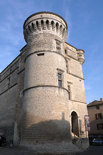 Château de Gordes : Tour nord-ouest by lepustimidus