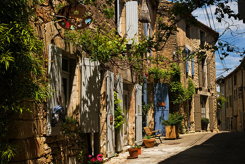 A street in Goult, Provence by ebenette