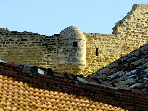 échauguette à Grillon - Vaucluse by Vaxjo