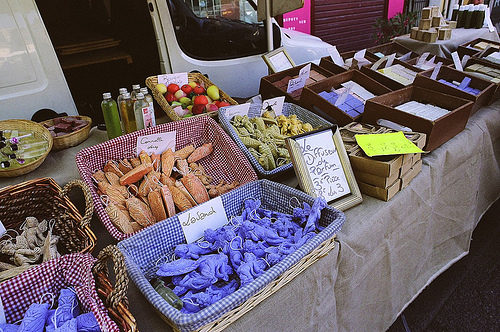 L'Isle sur la Sorgue Market - Savons par wanderingYew2