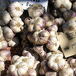 Ail sur le marché de L'Isle-sur-la-Sorgue par Massimo Battesini - L'Isle sur la Sorgue 84800 Vaucluse Provence France