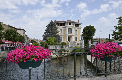 Architecture à L'isle sur la Sorgue by Jean NICOLET