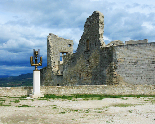 Statue du Marquis de Sade, Lacoste par marvgl