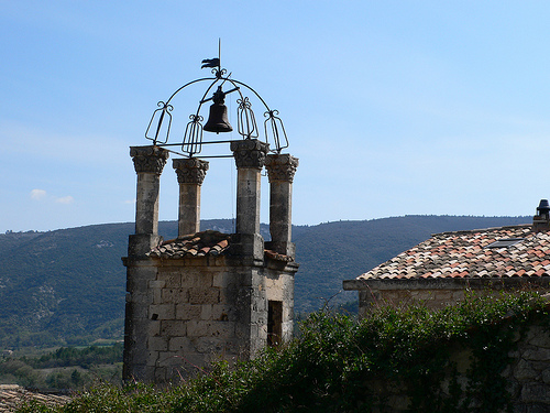 Campanile de Lacoste - Lubéron par jackie bernelas