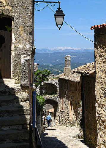 Vue sur le Ventoux depuis Lacoste by myvalleylil1