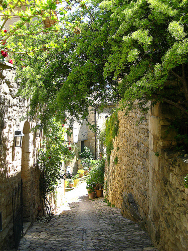 Les ruelles de Lacoste by myvalleylil1