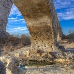 Pile du pont julien par Gabi Monnier - Lacoste 84480 Vaucluse Provence France