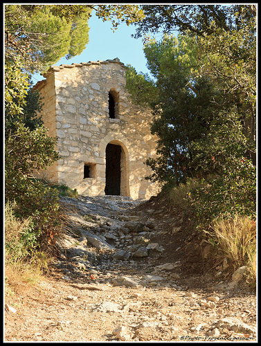 Petite chapelle des Dentelles de montmirail par Photo-Provence-Passion