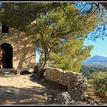 Petite chapelle des Dentelles de montmirail par Photo-Provence-Passion - Lafare 84190 Vaucluse Provence France