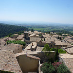 Les toits du Barroux et la plaine par gab113 - Le Barroux 84330 Vaucluse Provence France
