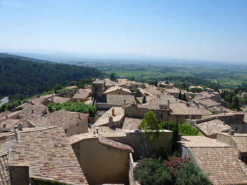 Les toits du Barroux et la plaine by gab113