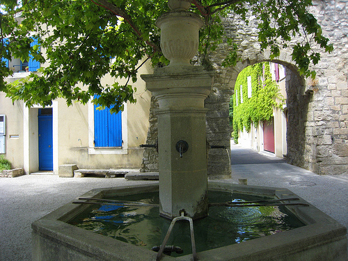 Fontaine - Le Beaucet by Olivier Colas