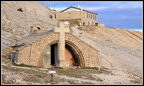 La Chapelle Sainte Croix au sommet du Mont-Ventoux par Photo-Provence-Passion