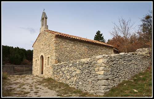 Chapelle dans le Ventouret par Photo-Provence-Passion