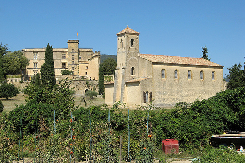 Le temple protestant de Lourmarin by mistinguette18