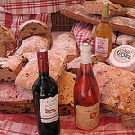Lourmarin : vin, pain et fromage corse par CME NOW - Lourmarin 84160 Vaucluse Provence France