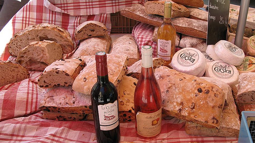 Lourmarin : vin, pain et fromage corse par CME NOW