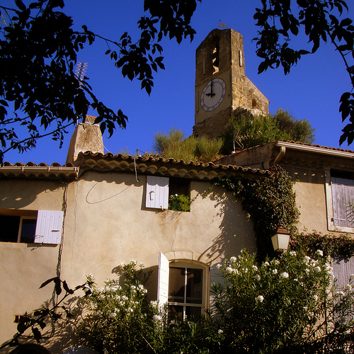 Church clock - Lourmarin by perseverando