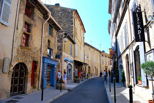 Loumarin, rue Henri de Savornin by Laurice Photography