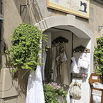 Les cousines des lilas - Lourmarin par Massimo Battesini - Lourmarin 84160 Vaucluse Provence France