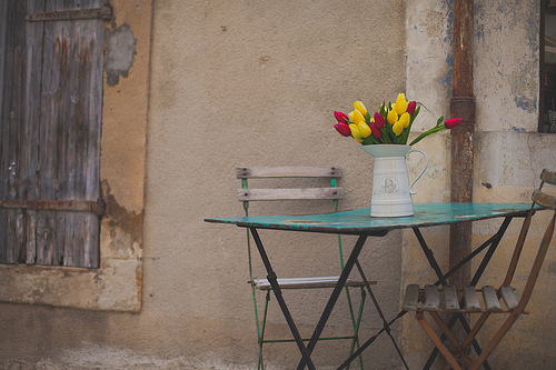 Table à tulipes par Dri.Castro