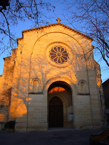 Facade de l'église romaine de Mazan par fgenoher