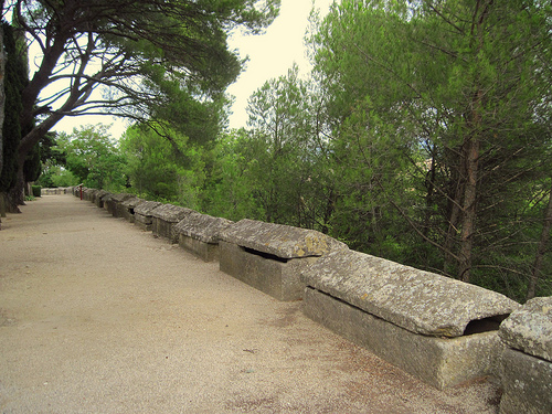 Gallo-Roman alyscamps in Mazan par Sokleine