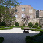 Jardin à la Française à Ménerbes par Jean NICOLET - Ménerbes 84560 Vaucluse Provence France