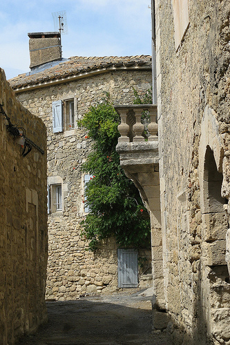 Ruelle à Ménerbes by mistinguette18