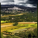 Paysage de provence : Ménerbes par Patrick Bombaert - Ménerbes 84560 Vaucluse Provence France