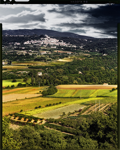 Paysage de provence : Ménerbes par Patrick Bombaert