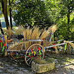 Charette d'épeautre décorée by christian.man12 - Monieux 84390 Vaucluse Provence France