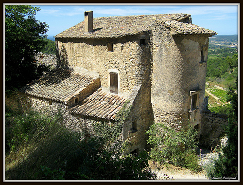 La plus ancienne maison d'Oppède by myvalleylil1
