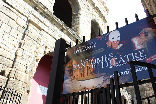 Théâtre Antique d'Orange : les fantômes du Théâtre par Cilions