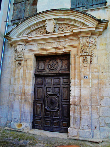 Porte provençale - Pernes les Fontaines ( Vaucluse) by de Provence et d'ailleurs